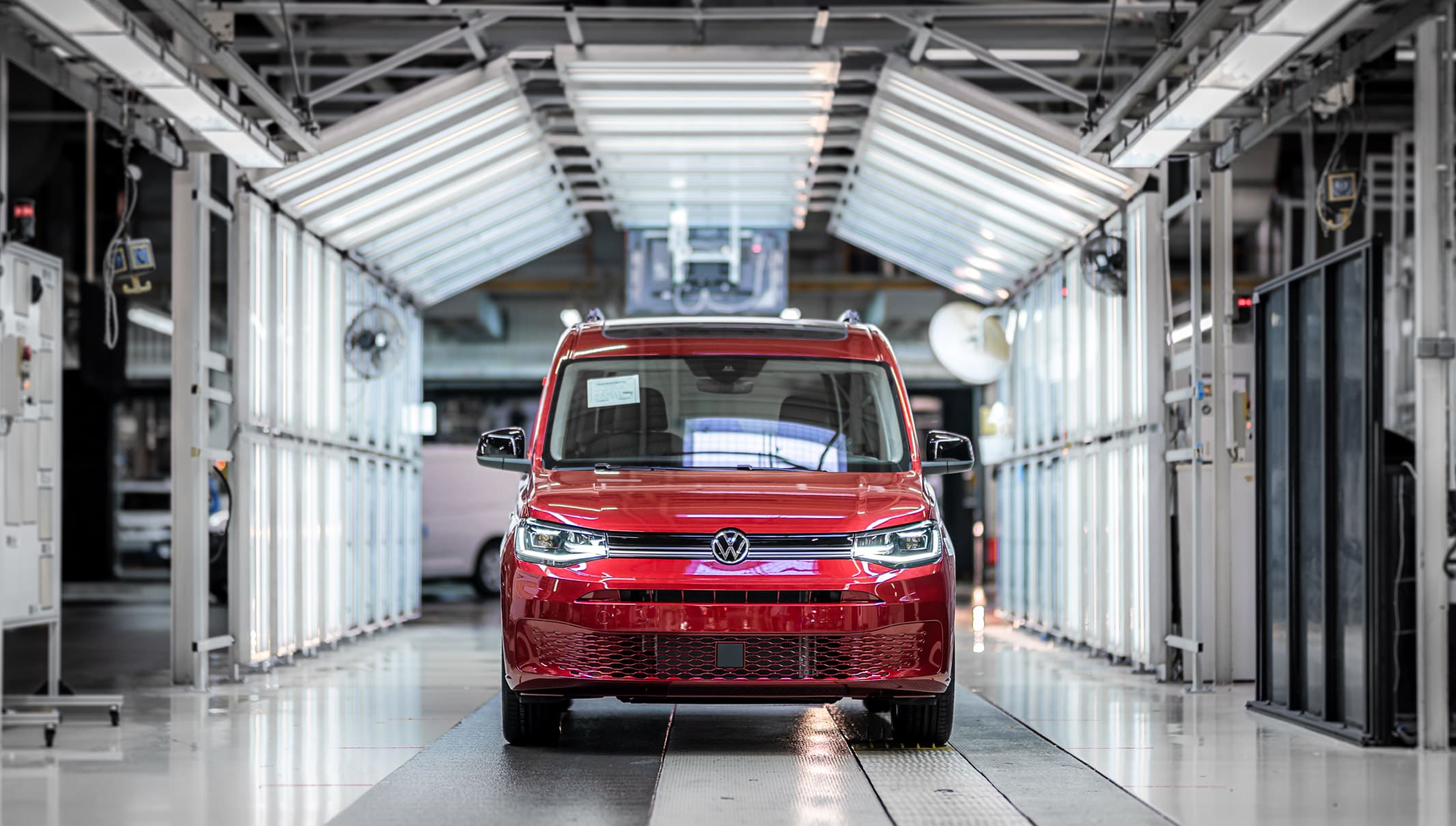 Nowy Caddy 5 w fabryce